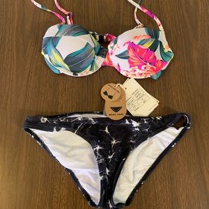 BNWT Jr/Womens 2 piece Swimwear (size Med)